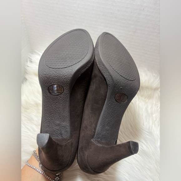 STUART WEITZMAN Cola Suede Leather Heel Pumps - Picture 6 of 9